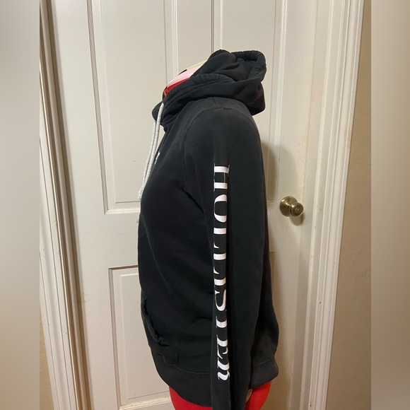 Black with some white details,Hollister Hoodie, Medium. - Picture 2 of 5